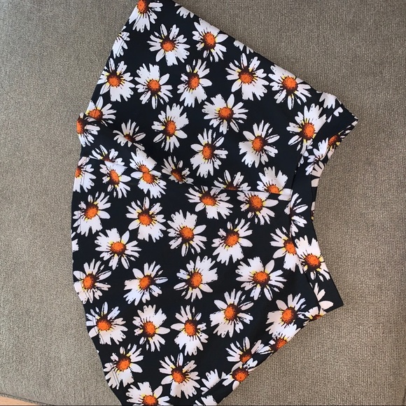 BUNDLE of five skirts floral and solid patterns - Picture 2 of 13